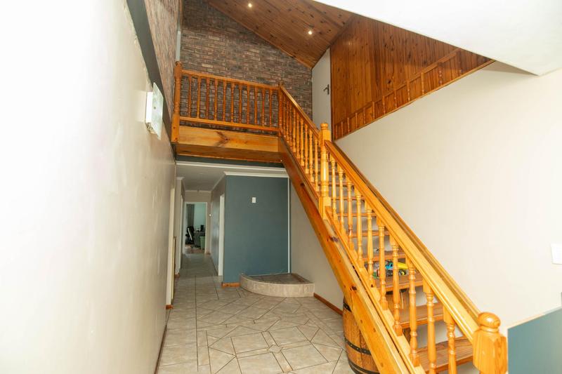 5 Bedroom Property for Sale in Bluewater Bay Eastern Cape